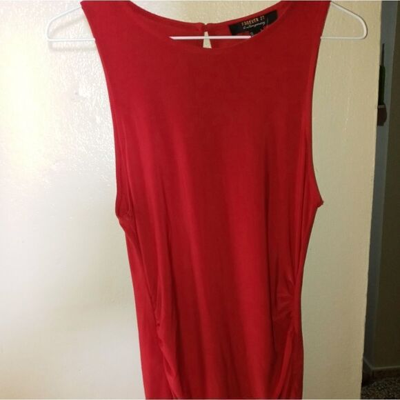 The red freakem dress ;)🍑 - Picture 3 of 9